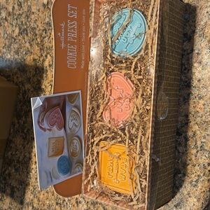 Hallmark Cookie Press Set